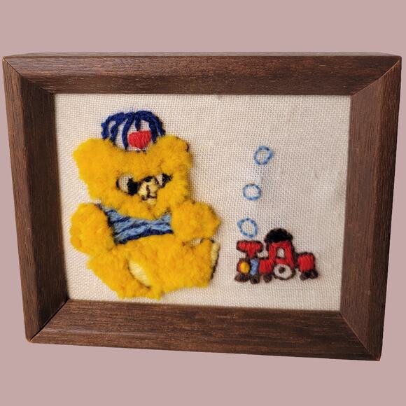 Vintage 1974 Nursery Needlepoint Teddy Bears, Set of Two - Picture 5 of 6